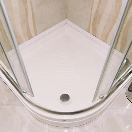 Master Bedroom With Ensuite لُكَن