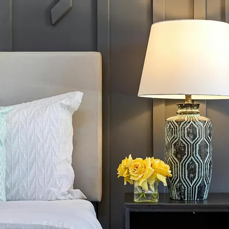 Homestay Master Bedroom With Ensuite *