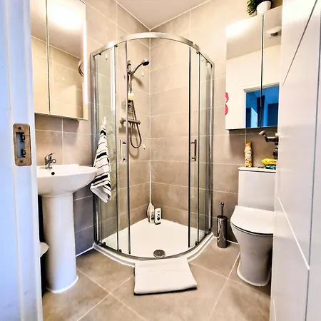 منزل للإقامة Master Bedroom With Ensuite