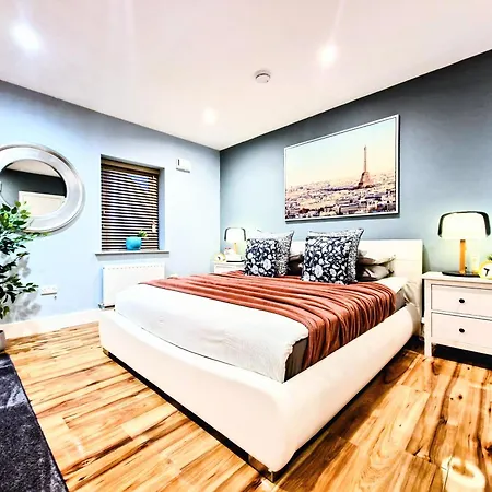 Master Bedroom With Ensuite * Lucan