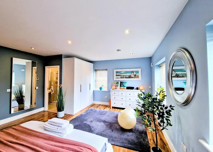 Master Bedroom With Ensuite *